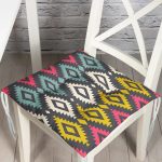 - P2068-Gorsel - Realhomes RealHomes Dijital Baskılı Pofuduk Sandalye Minderi 40 x 40 cm Düğmeli Realhomes