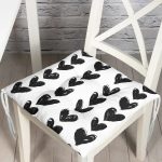 - P2305-Gorsel - Realhomes  RealHomes Özel Tasarım Düğmeli Pofuduk Sandalye Minderi Realhomes