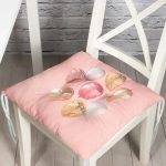 - P3003-Gorsel - Realhomes Pembe Zeminli Balonlar Desenli Pofuduk Sandalye Minderi Realhomes