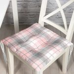 - P3081-Gorsel - Realhomes Pembe Gri Ekose Desenli Dekoratif Pofuduk Sandalye Minderi Realhomes