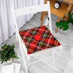 - P3089-Gorsel-1 - Realhomes  Kırmızı Zeminli Ekose Desenli Dekoratif Pofuduk Sandalye Minderi Realhomes