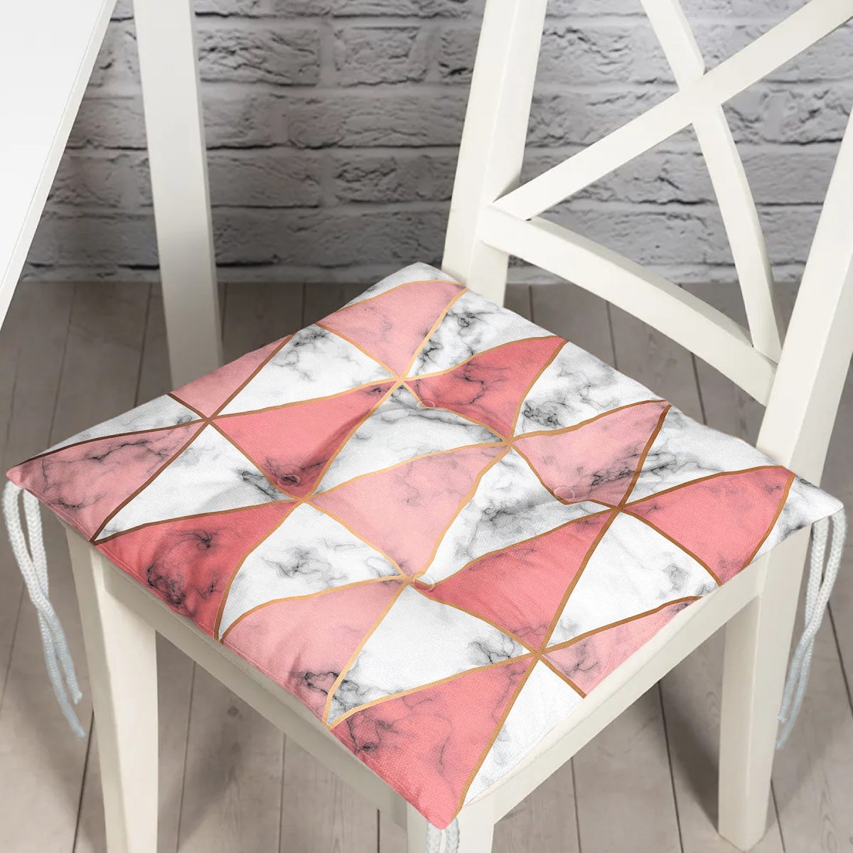 Geometrik Üçgen Şekilli Mermer Desenli Pofuduk Sandalye Minderi Realhomes