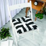 - P3153-Gorsel-1 - Realhomes Mermer Zeminli Siyah Geometrik Desenli Modern Pofuduk Sandalye Minderi Realhomes