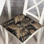 - P3189-Gorsel - Realhomes Siyah Zeminde Altın Renkli Yapraklar Desenli Pofuduk Sandalye Minderi Realhomes