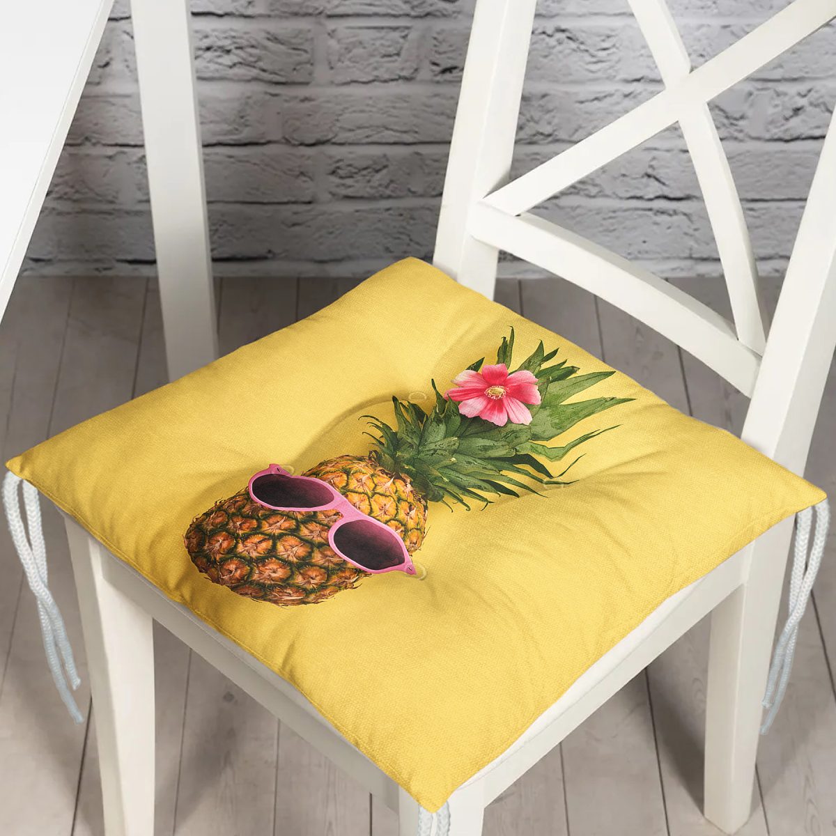 Sarı Zeminli 3D Ananas Modern Tasarımlı Pofuduk Sandalye Minderi Realhomes