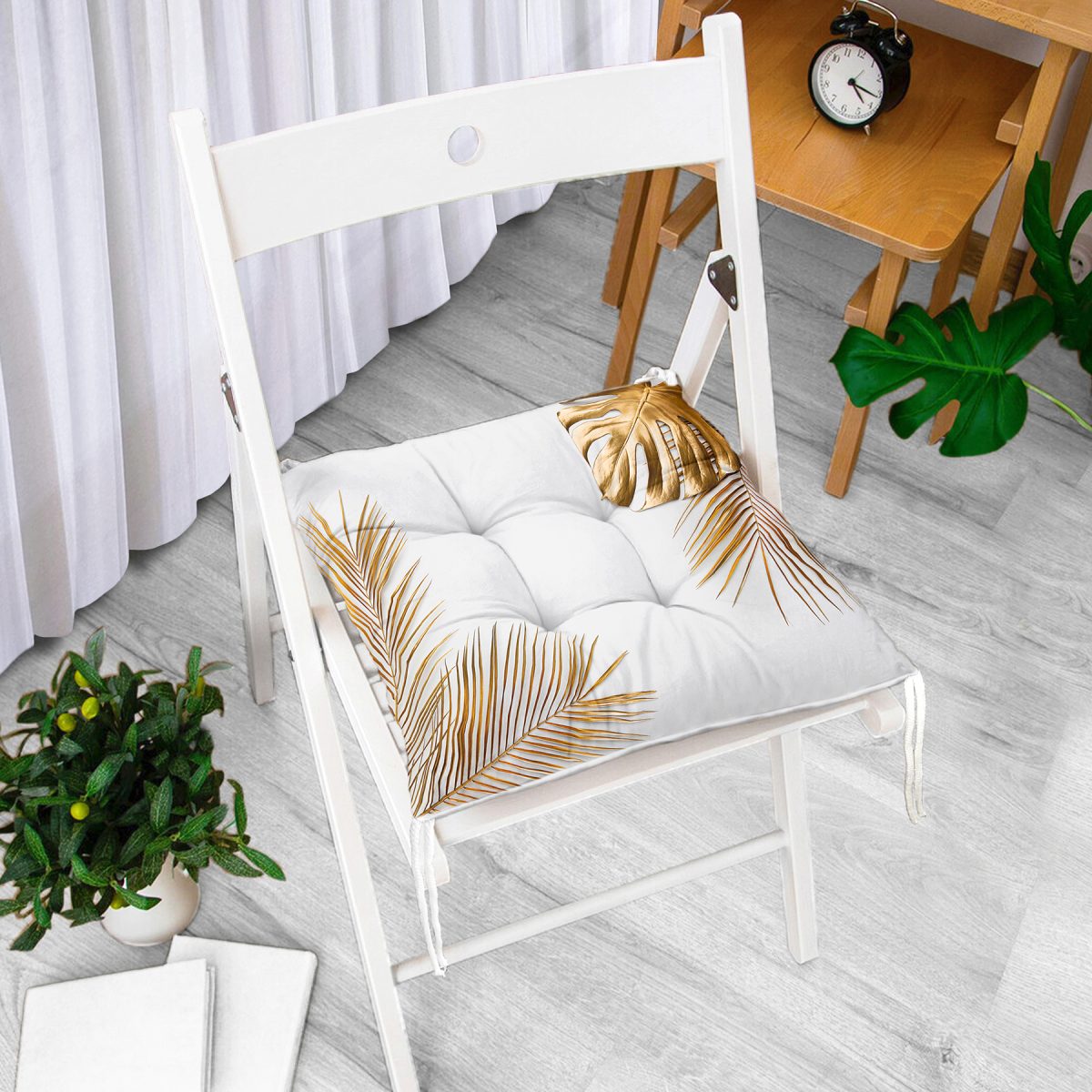 Altın Renkli 3D Palmiye Yaprakları Modern Pofuduk Sandalye Minderi Realhomes