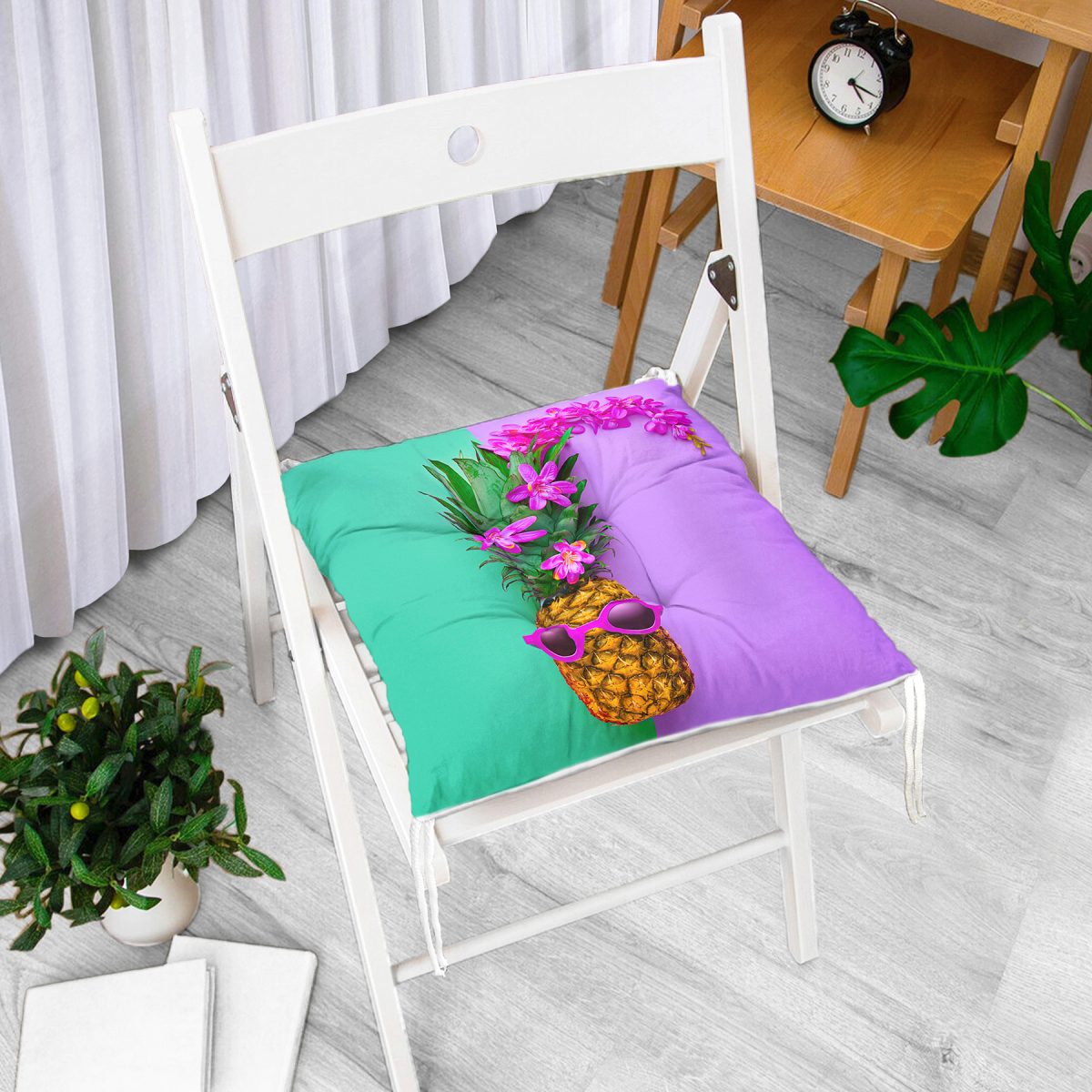 Yeşil ve Mor Ananas Temalı Özel Tasarım Pofuduk Sandalye Minderi Realhomes