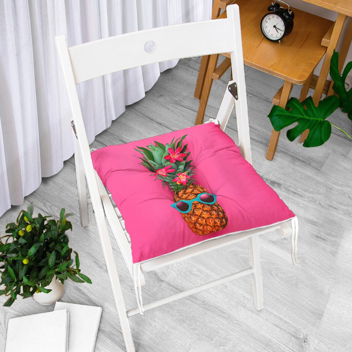 Fuşya Zeminli Ananas Desenli Modern Pofuduk Sandalye Minderi Realhomes