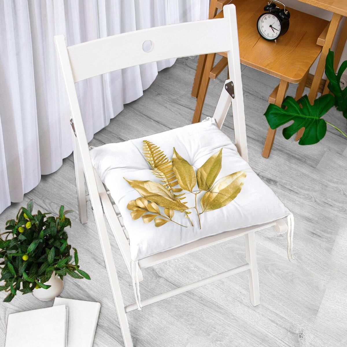 3D Altın Görünümlü Yapraklar Desenli Modern Pofuduk Sandalye Minderi Realhomes