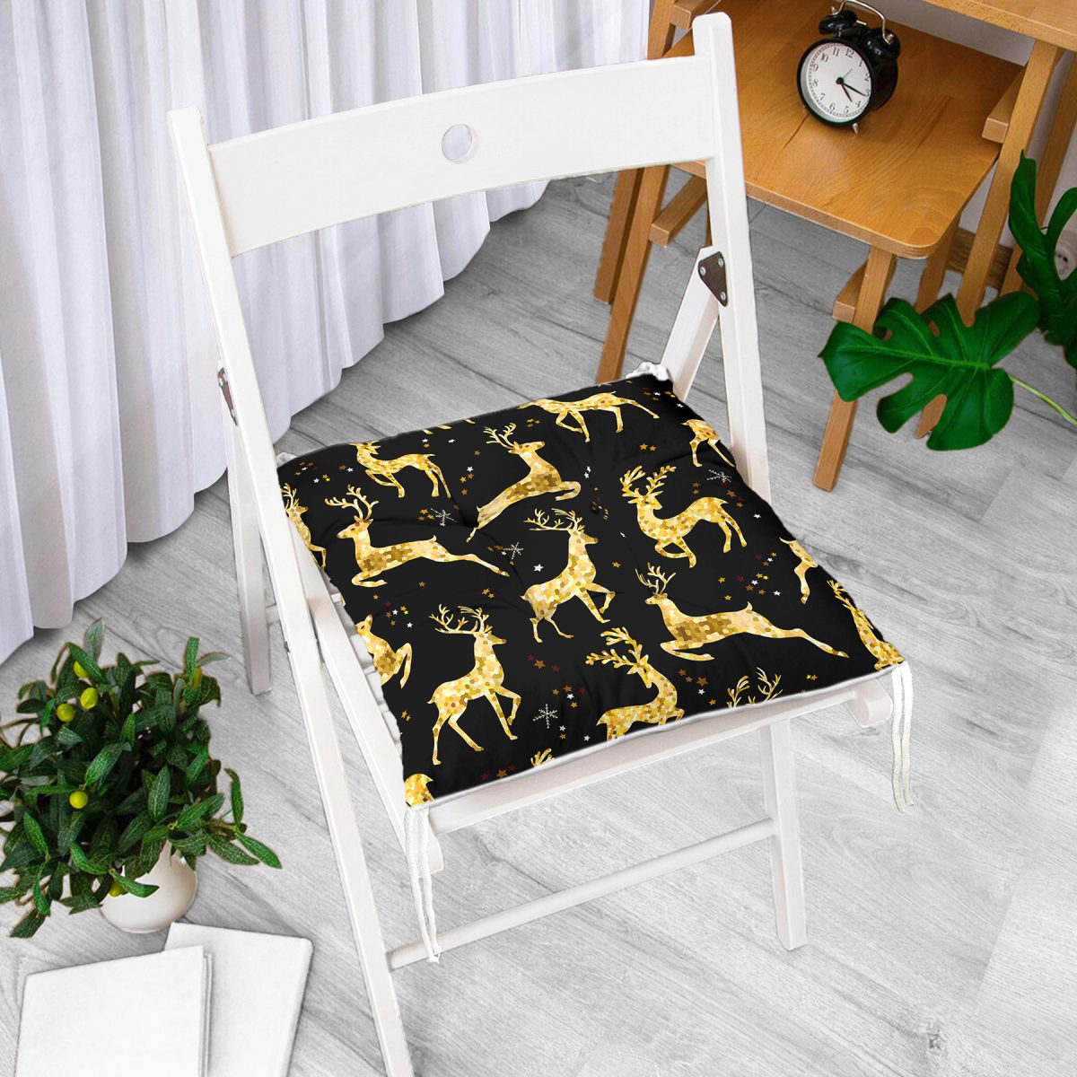 Altın Detaylı Geyikler Desenli Modern Pofuduk Sandalye Minderi Realhomes