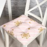 - P3226-Gorsel - Realhomes Pembe Zeminde Kartanesi Detaylı Özel Tasarım Pofuduk Sandalye Minderi Realhomes