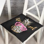 - P3228-Gorsel - Realhomes  Siyah Zeminde Cool Ananas Desenli Modern Pofuduk Sandalye Minderi Realhomes