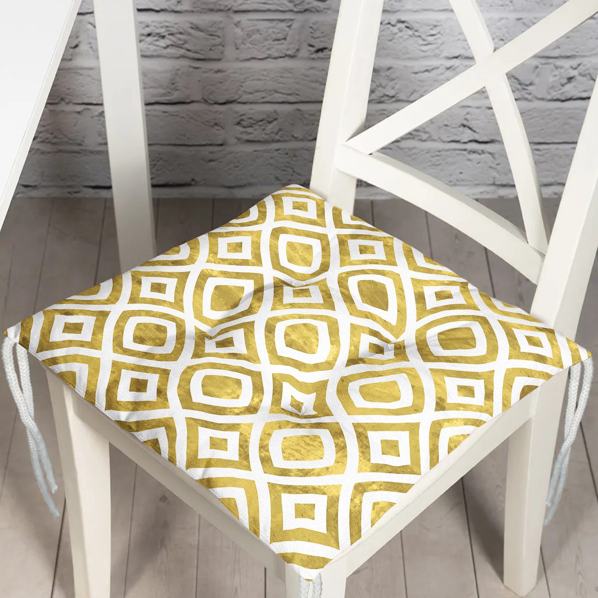 Geometrik Şekilli Altın Detaylı Modern Pofuduk Sandalye Minderi Realhomes
