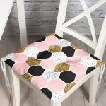 - P3247-Gorsel - Realhomes Geometrik Petek Desenli Altın Detaylı Modern Pofuduk Sandalye Minderi Realhomes