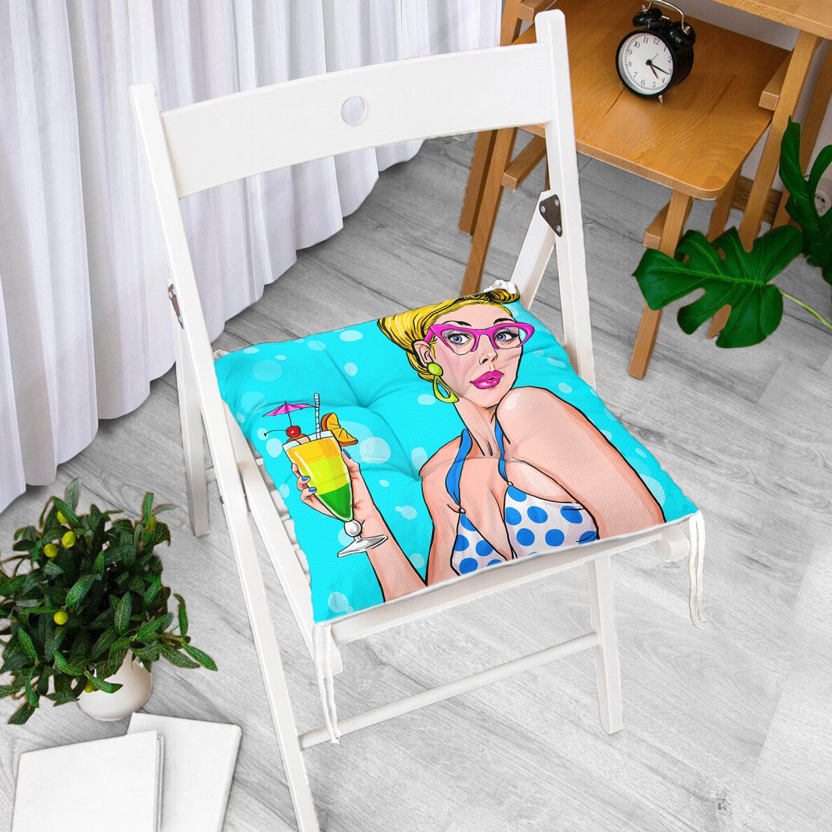 Pop Art Girl Özel Tasarım Dekoratif Pofuduk Sandalye Minderi Realhomes