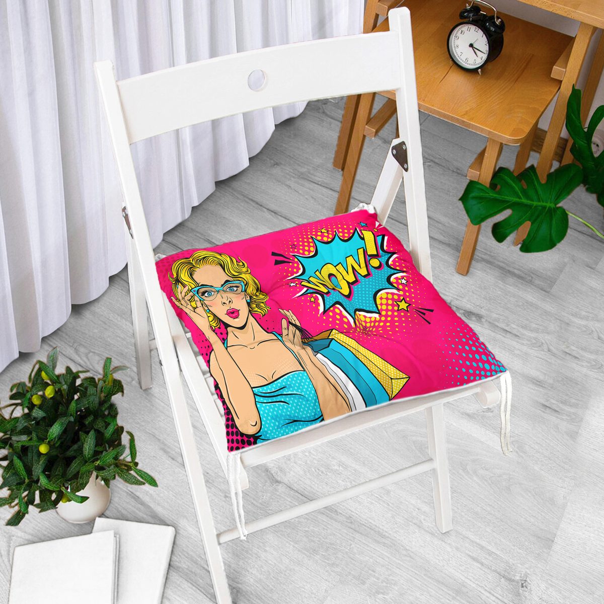 Pempe Pop Art Wow Tasarımlı Dekoratif Pofuduk Sandalye Minderi Realhomes