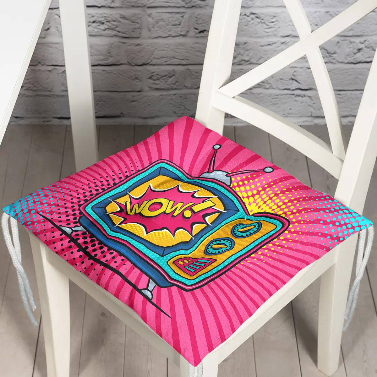 Pop Art Wow TV Desenli Dekoratif Pofuduk Sandalye Minderi Realhomes