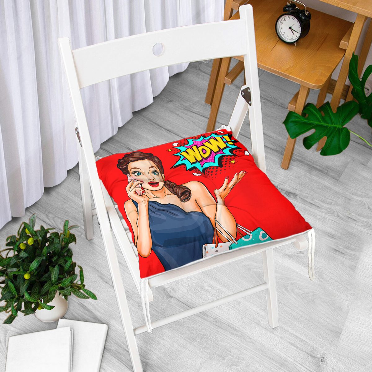 Kırmızı Zeminli Popart Wow Desenli Modern Pofuduk Sandalye Minderi Realhomes