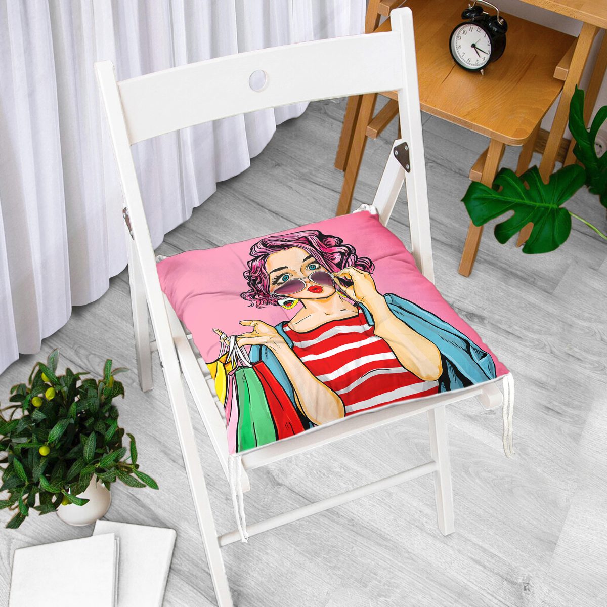 Pembe Zeminli Popart Desenli Dekoratif Pofuduk Sandalye Minderi Realhomes