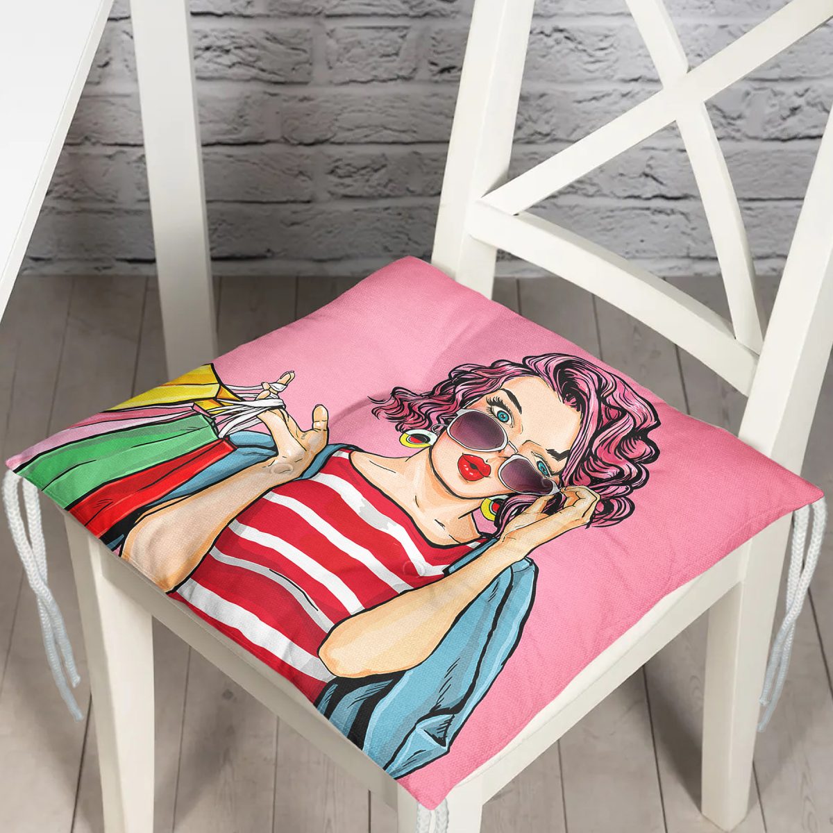 Pembe Zeminli Popart Desenli Dekoratif Pofuduk Sandalye Minderi Realhomes