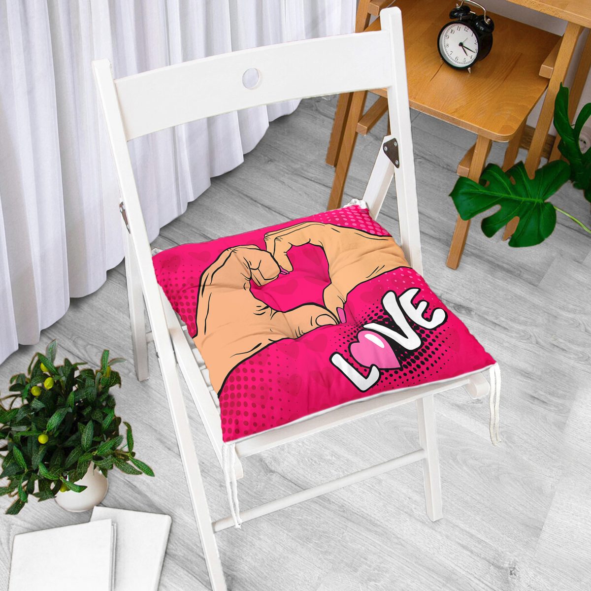 Pembe Love Popart Tasarımlı Dijital Baskılı Pofuduk Sandalye Minderi Realhomes