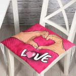 - P3299-Gorsel - Realhomes Pembe Love Popart Tasarımlı Dijital Baskılı Pofuduk Sandalye Minderi Realhomes