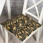 - P3310-Gorsel - Realhomes Siyah Zeminli Altın Yapraklar Motifli Dekoratif Pofuduk Sandalye Minderi Realhomes