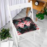 - P3314-Gorsel-1 - Realhomes Siyah Zeminde Lilyum ve Flamingo Özel Tasarım Pofuduk Sandalye Minderi Realhomes