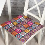 Kareli Etnik Desenli Özel Tasarım Pofuduk Sandalye Minderi Realhomes