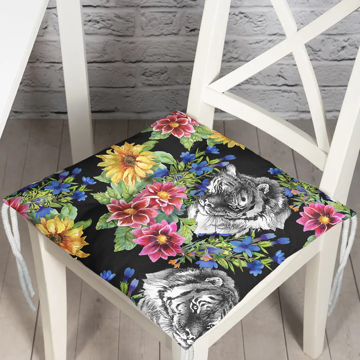 Siyah Zeminde Leopar ve Çiçekler Özel Tasarım Pofuduk Sandalye Minderi Realhomes