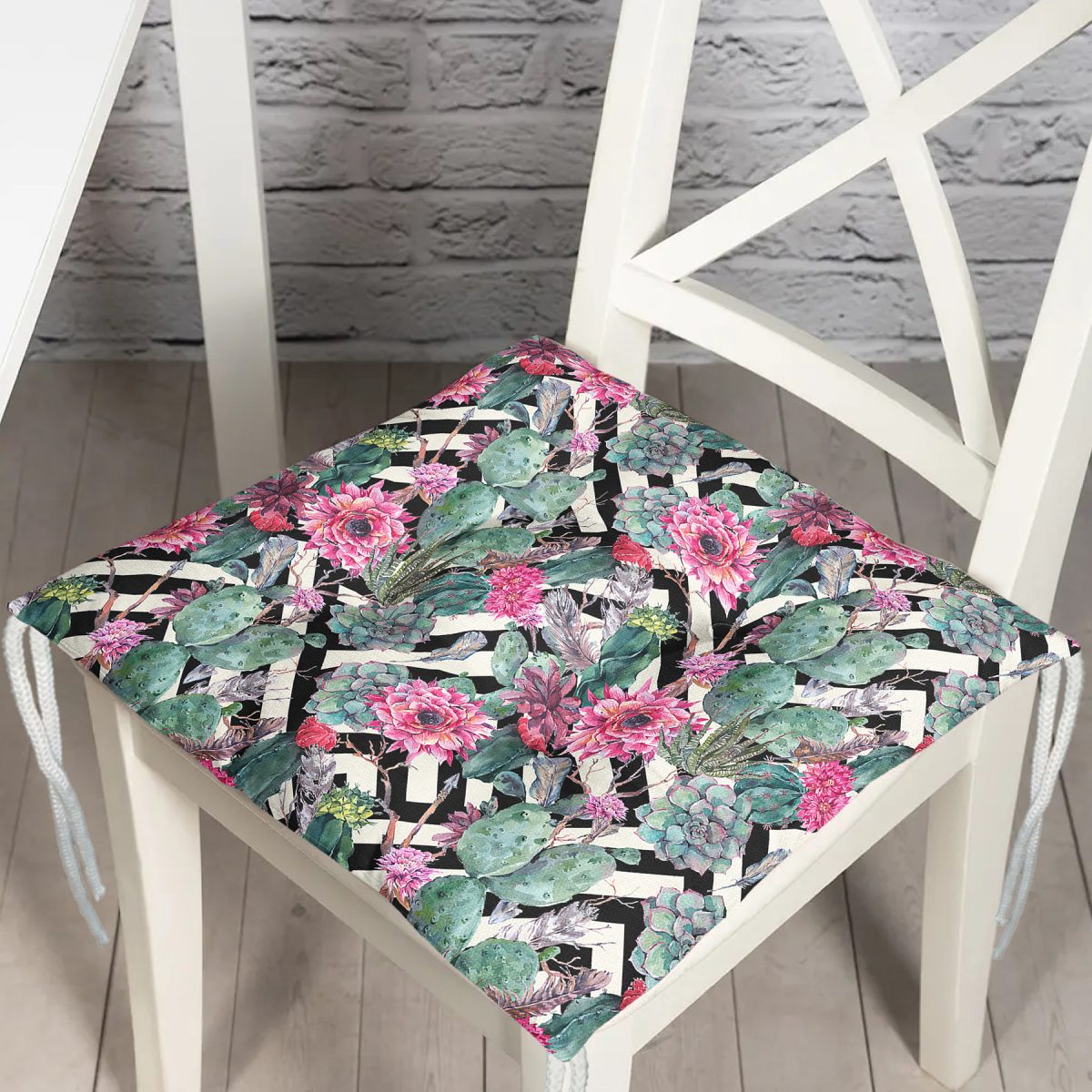 Geometrik Zeminde Çiçek ve Kaktüsler Özel Tasarım Pofuduk Sandalye Minderi Realhomes