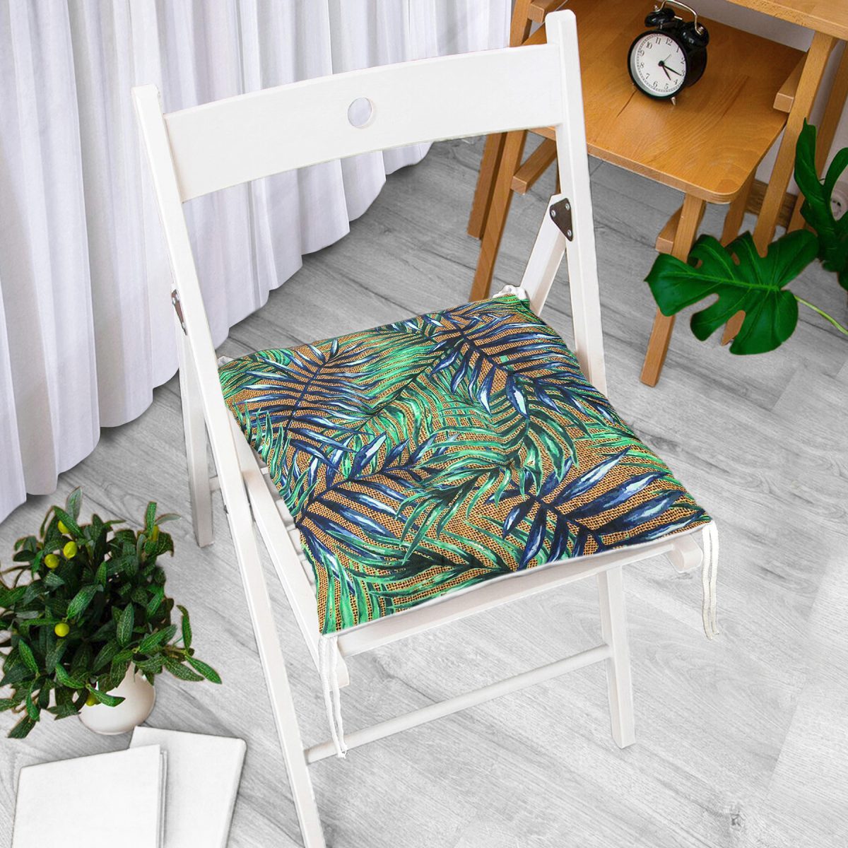 Çuval Zeminde Renkli Yapraklar Desenli Dekoratif Pofuduk Sandalye Minderi Realhomes