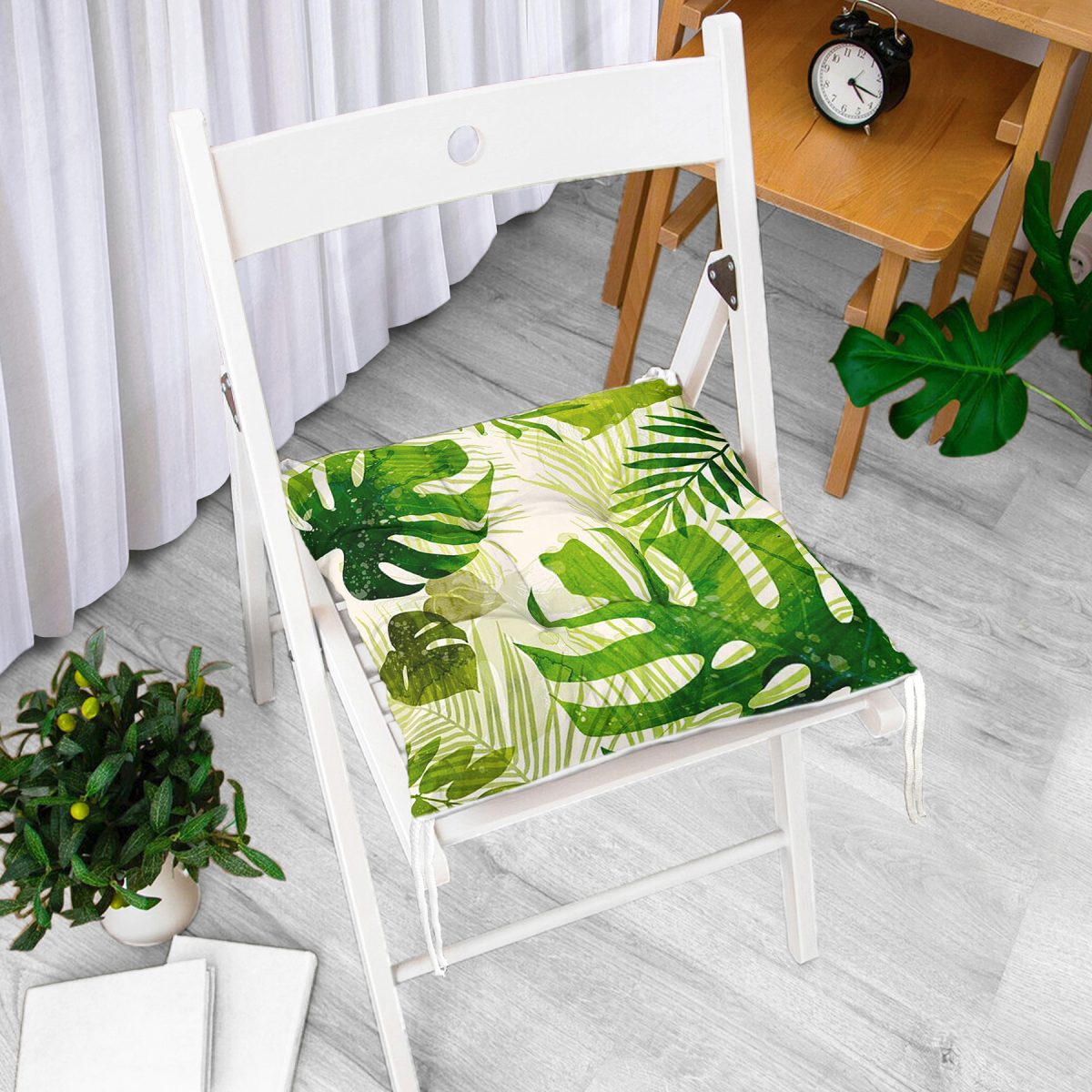 Ekru Zeminde Amazon Yaprakları Özel Tasarım Pofuduk Sandalye Minderi Realhomes