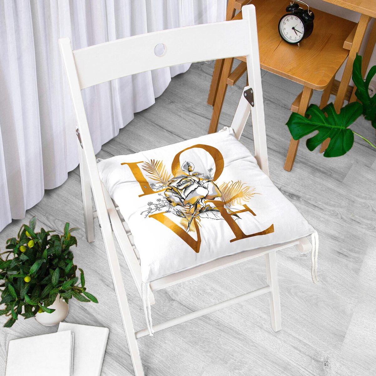 Altın Varaklı Love Tasarımlı Modern Dekoratif Pofuduk Sandalye Minderi Realhomes