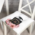 - P3363-Gorsel - Realhomes Coco Parfüm Tasarımlı Dijital Baskılı 3D Pofuduk Sandalye Minderi Realhomes