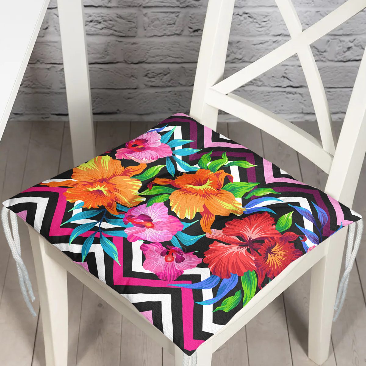 Zigzag ve Çiçekler Özel Tasarım Dekoratif Pofuduk Sandalye Minderi Realhomes
