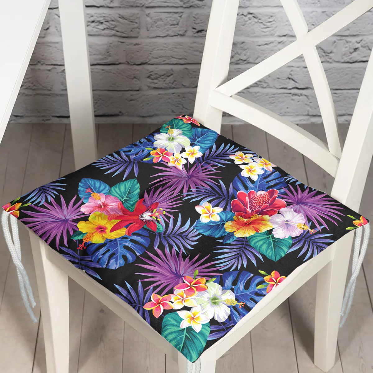 Siyah Zeminde Rengarenk Çiçekler Tasarımlı Dekoratif Pofuduk Sandalye Minderi Realhomes