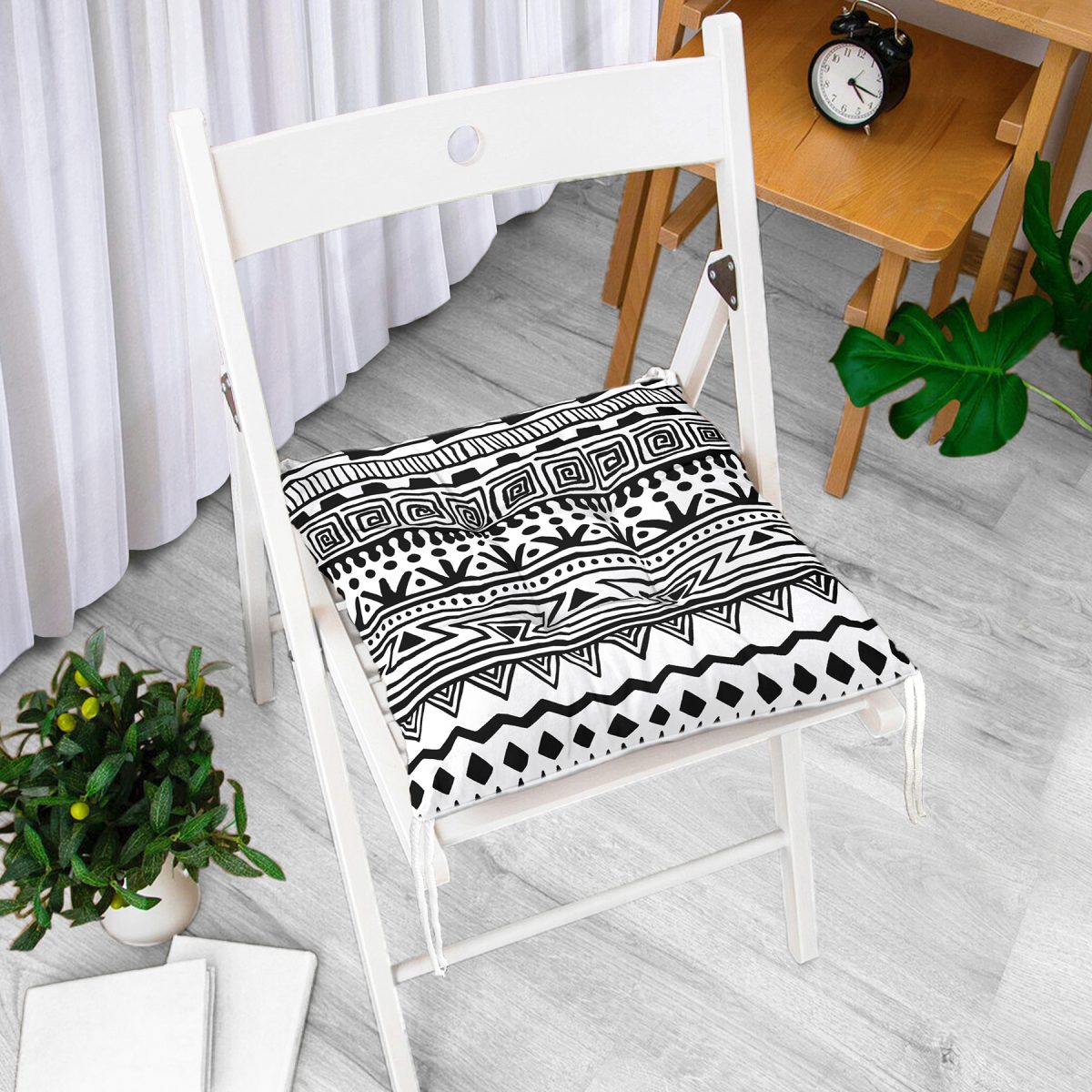 Siyah Beyaz Dekoratif African Motifli Modern Pofuduk Sandalye Minderi Realhomes