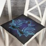 - P5031-Gorsel - Realhomes Mavi Neon Motifli Yoga Desenli Özel Tasarım Pofuduk Sandalye Minderi Realhomes