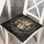 - P5048-Gorsel - Realhomes Siyah Zeminde Gümüş Kuru Kafa Motifli Pofuduk Sandalye Minderi Realhomes