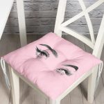 - P5096pembe-Gorsel - Realhomes RealHomes Pembe Zeminde Kirpik Motifli Özel Tasarım Pofuduk Sandalye Minderi Realhomes