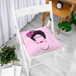 - P5211-Gorsel-1 - Realhomes Pembe Zeminde Kahlo Frida Baskılı Pofuduk Sandalye Minderi Realhomes