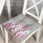 - P5233gri-Gorsel - Realhomes Gri Zeminde Fuşya Ve Beyaz Çiçek Tasarımlı Pofuduk Sandalye Minderi Realhomes