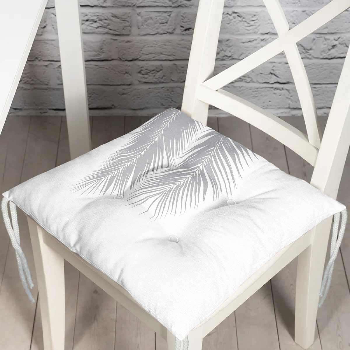 Beyaz Zeminde Gri Palmiye Yaprakları Özel Tasarım Pofuduk Sandalye Minderi Realhomes