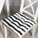 Siyah Çizgili Motifli Dekoratif Modern Pofuduk Sandalye Minderi Realhomes