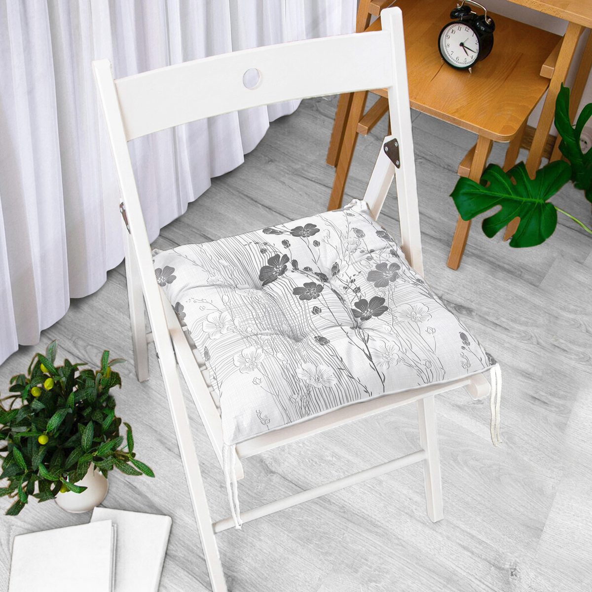 Karakalem Çizimli Çiçek Tasarım Baskılı Modern Pofuduk Sandalye Minderi Realhomes