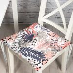 - P5251-Gorsel - Realhomes Beyaz Zeminde Renkli Yaprak Desenli Pofuduk Sandalye Minderi Realhomes