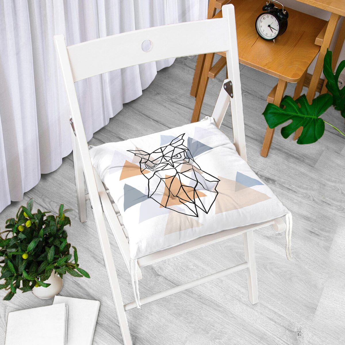 Geometrik Çizimlerden Oluşan Baykuş Motifli Özel Tasarım Pofuduk Sandalye Minderi Realhomes