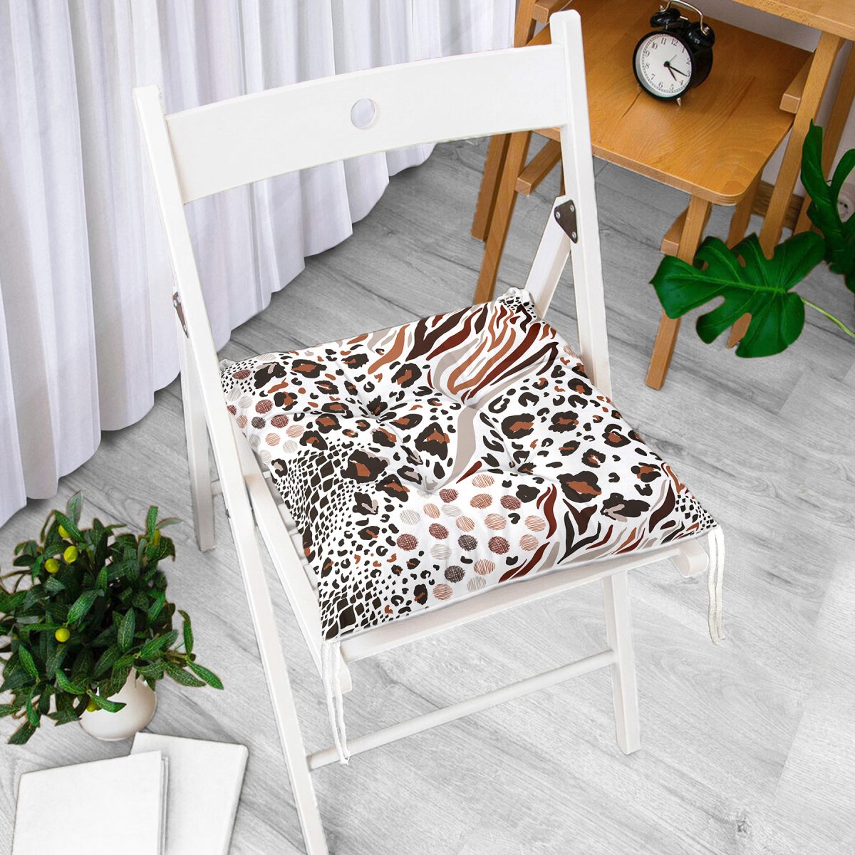 Leopar Baskılı İkat Desenli Modern Pofuduk Sandalye Minderi Realhomes