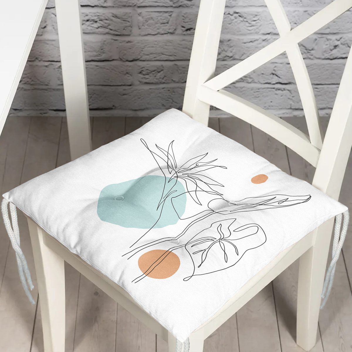 Beyaz Zemin Üzerinde Çizim Çiçek Tasarımlı Pofuduk Sandalye Minderi Realhomes